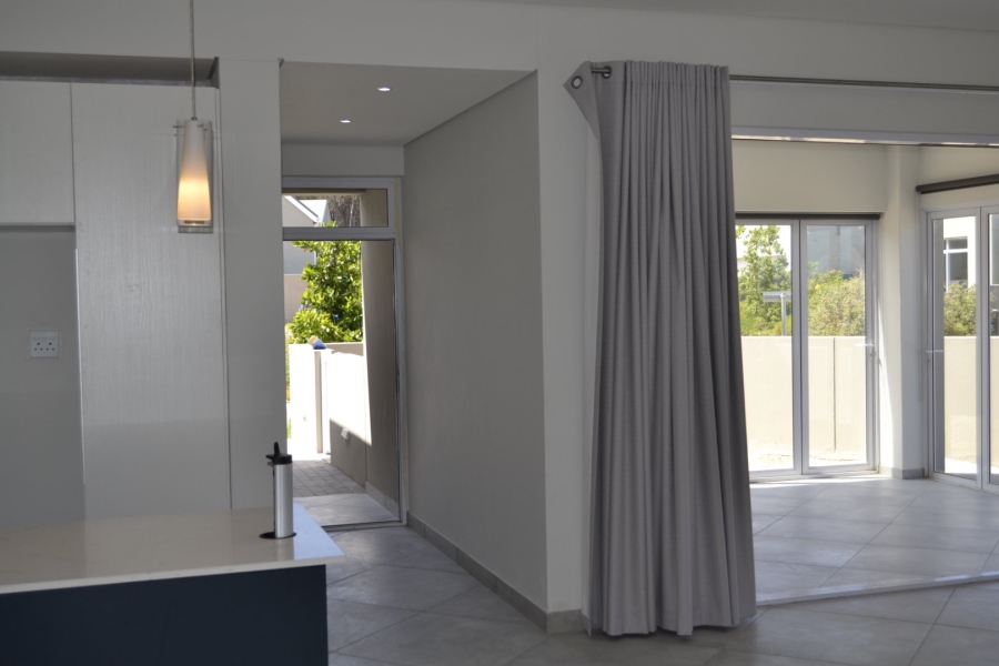  Bedroom Property for Sale in Somerset Lakes Western Cape